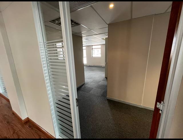 201M² OFFICE TO LET IN CENTURY CITY